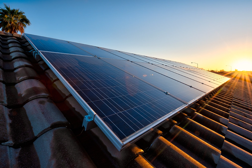 how do you clean solar panels on roof, home solar service